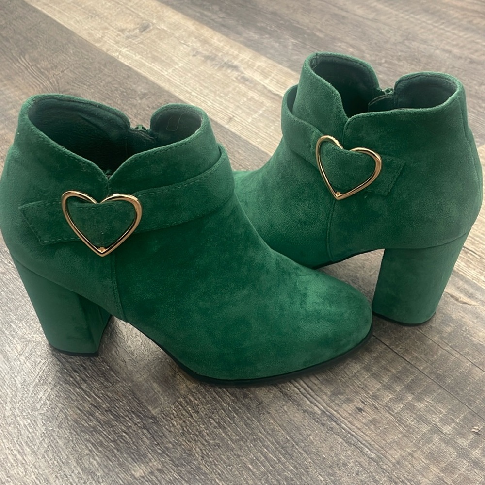 Allegra K forest green heart ankle boots
